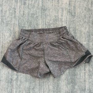 Lululemon grey hotty hot shorts (size 6, 4”)